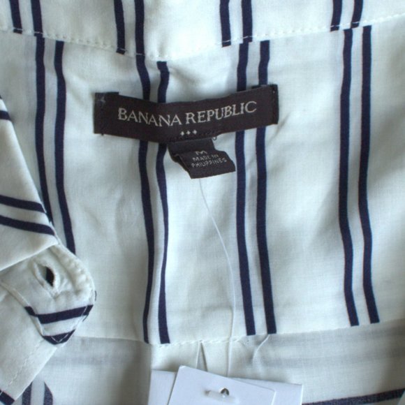 Banana Republic Buttoned Down Shirt | Navy & White Shirt - Picture 3 of 4